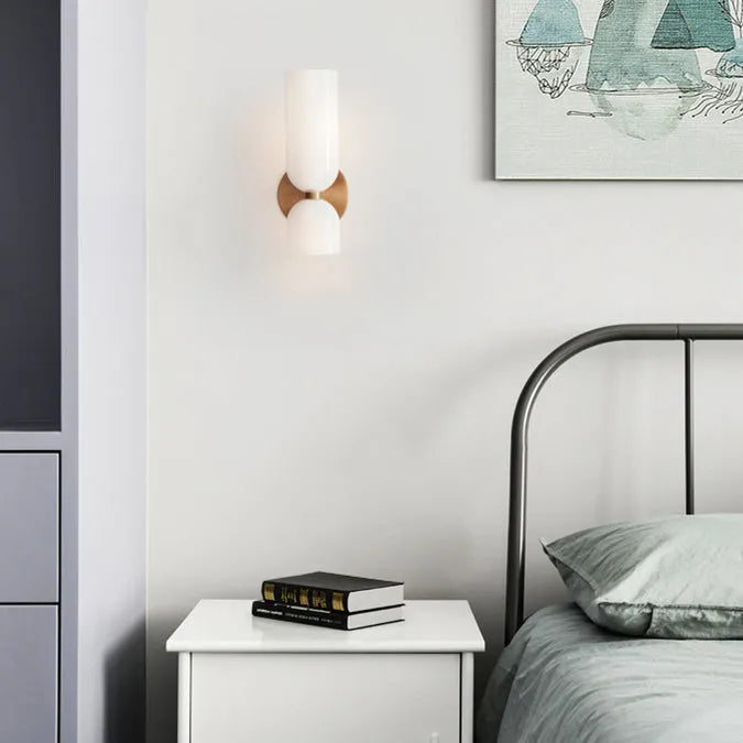 Lumo Twin lasiseinĂ€valaisin â moderni kaksipĂ€inen LED-valaisin