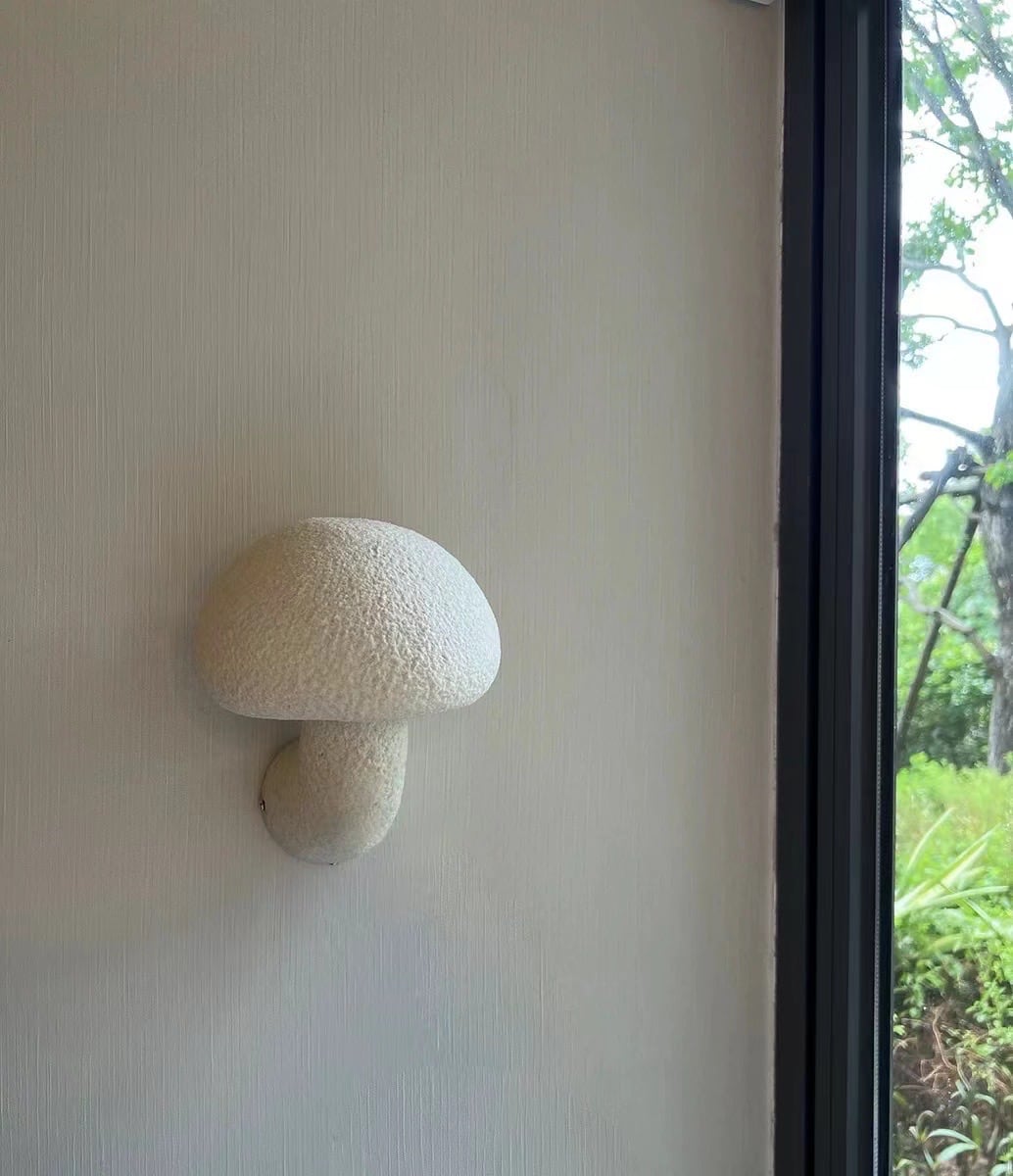 Sienimäinen Wabi-Sabi-tyylinen hartsiseinävalaisin